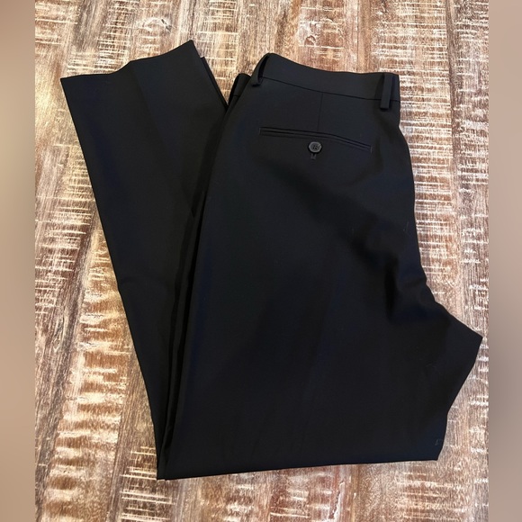Men’s Express performance (stretch) black dress pants. Size Slim 32x30. NWOT - Picture 2 of 3
